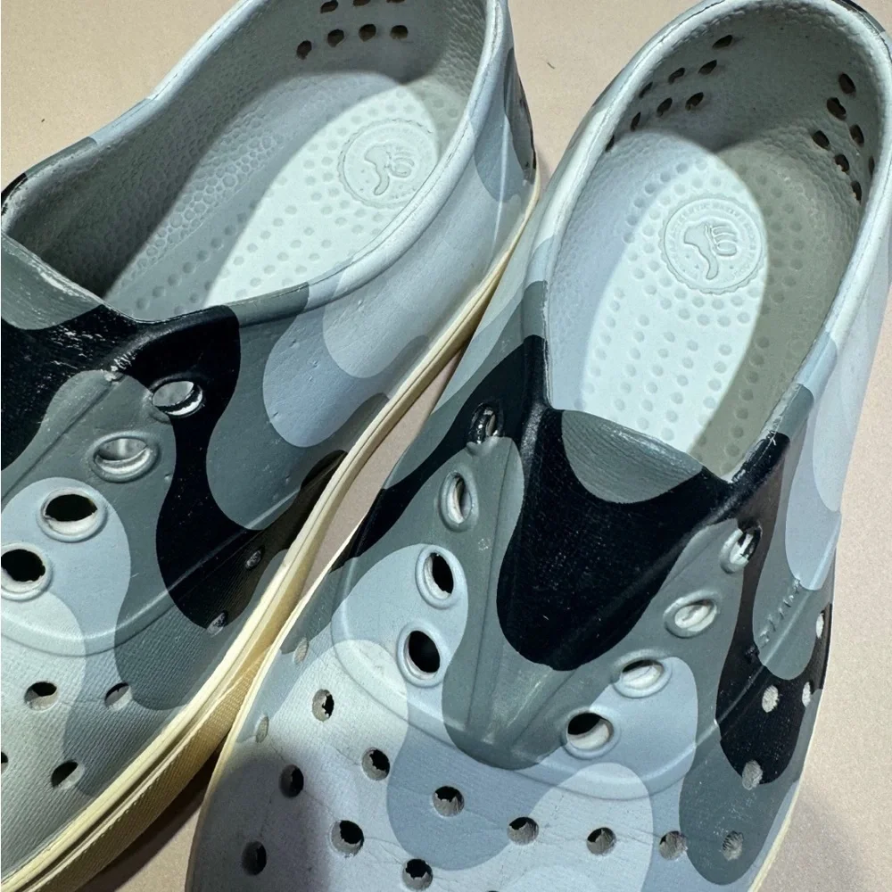 Native Kids Gray Camo Slip On Shoes Size 10 Summer Camp Beach Water Casual